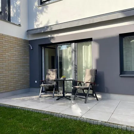 Modern Terraced With Garden *