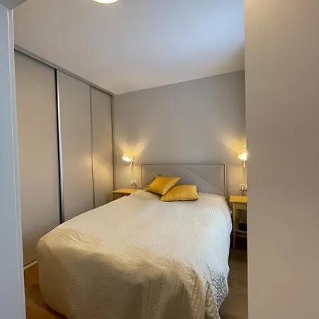 Modern Terraced With Garden * 比得哥什