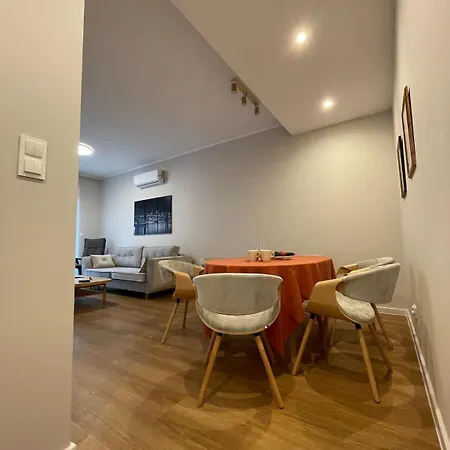 Modern Terraced With Garden