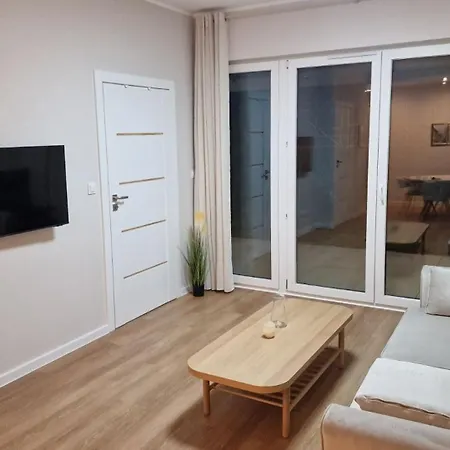 Apartment Modern Terraced With Garden