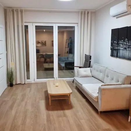Apartment Modern Terraced With Garden