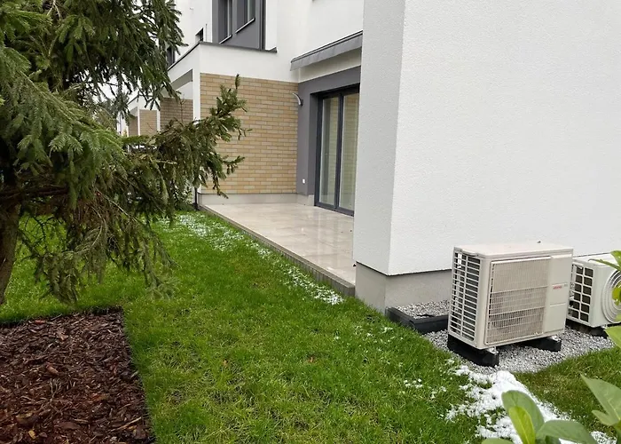 Modern Terraced With Garden