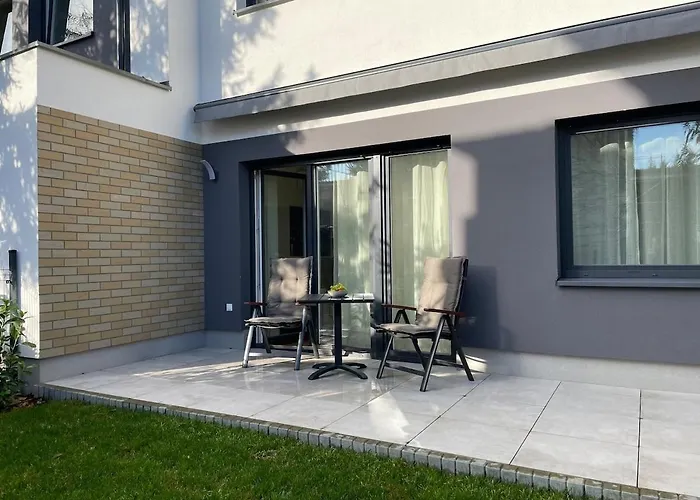 Modern Terraced With Garden *